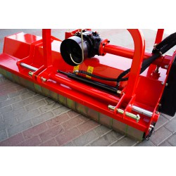Double-sided flail mower with a hydraulic shift AG 180 4FARMER