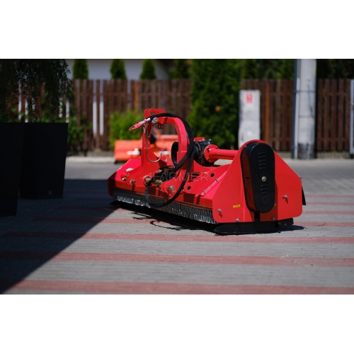 Flail mower with a hydraulic shift DPH 175 4FARMER
