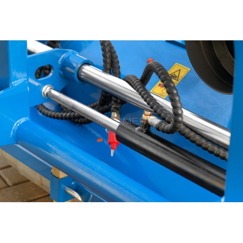 Flail mower with a hydraulic shift EFGC-KH 135 - opened flap