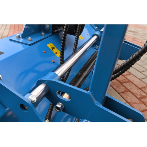 Flail mower with a hydraulic shift EFGCK-H 175 - opened flap