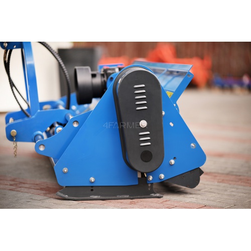Flail mower with a hydraulic shift EFGCK-H 165 - opened flap
