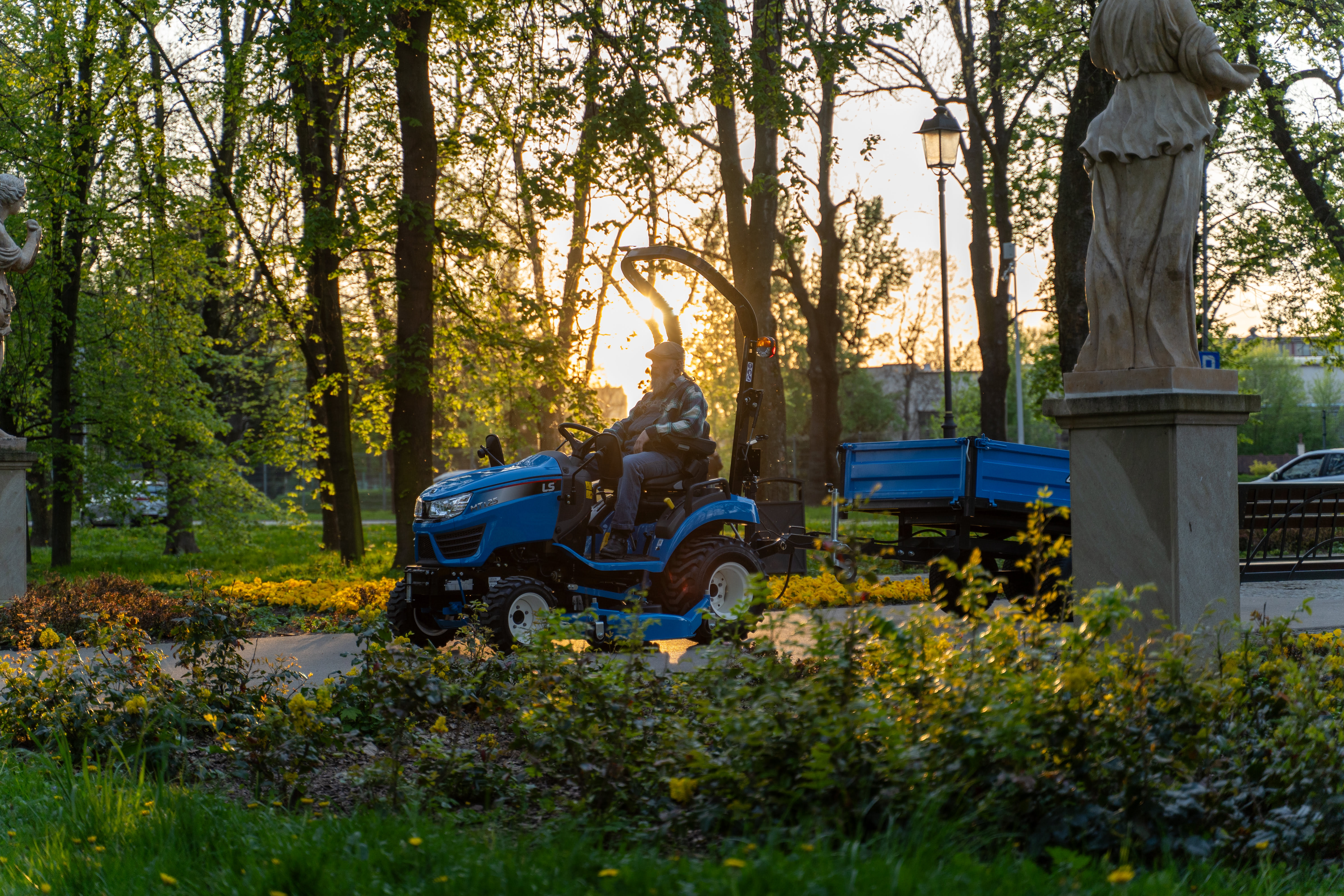 Kosiarka bijakowa vs rotacyjna - co wybrać i dlaczego?